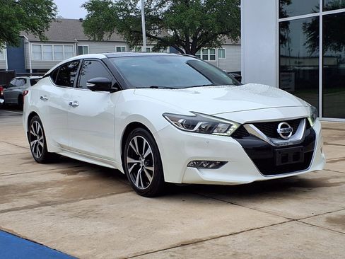 Used 2017 Nissan Maxima Platinum FWD image 2
