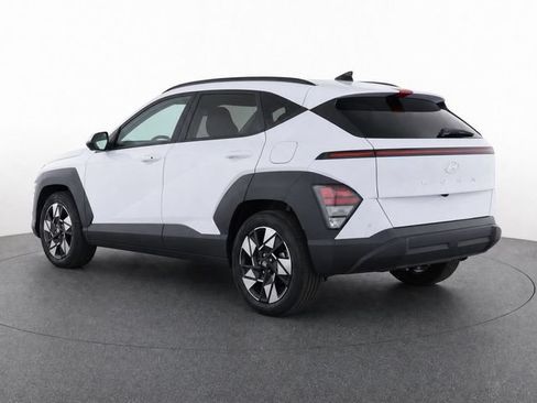 Used 2024 Hyundai Kona SEL FWD image 3
