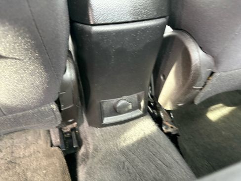 Used 2014 Chevrolet Cruze LS image 19