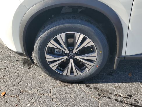 Certified 2023 Nissan Rogue SV w/ SV Premium B Package image 4