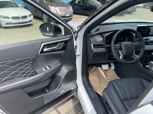New 2026 Mitsubishi Outlander SEL AWD/4WD image 10