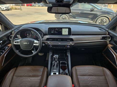 Certified 2022 Kia Telluride SX w/ SX Prestige Package image 14