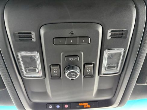 Used 2022 Chevrolet Tahoe LT w/ Luxury Package image 29