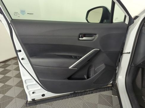 Used 2023 Toyota Corolla Cross XLE FWD image 18