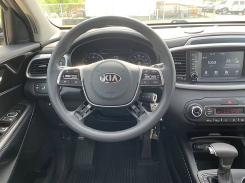 Used 2019 Kia Sorento FWD V6 image 17