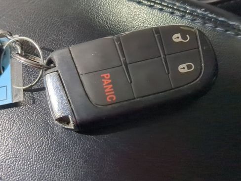 Used 2022 Jeep Compass Latitude image 39