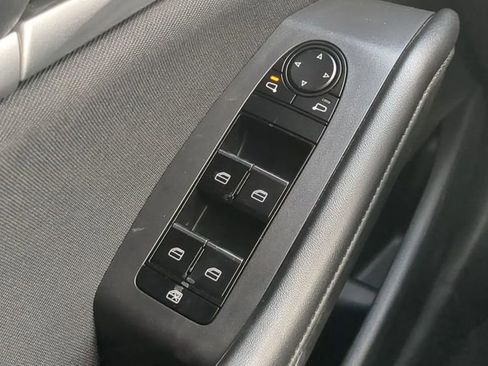 Used 2021 MAZDA MAZDA3 s FWD image 25