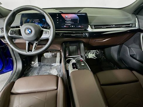 Used 2025 BMW X2 xDrive28i w/ M Sport Package image 16
