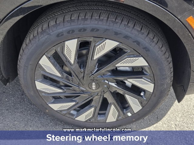 New 2026 Lincoln Nautilus Reserve AWD/4WD image 16