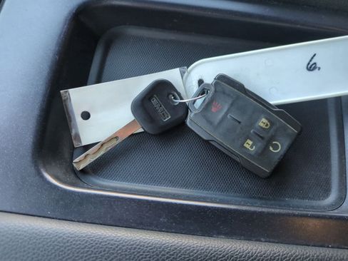 Used 2017 GMC Sierra 1500 SLE image 33