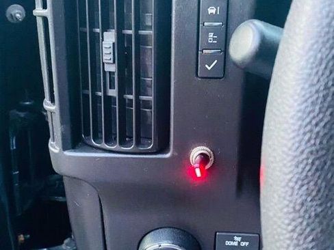 Used 2010 Chevrolet Express 1500 image 27