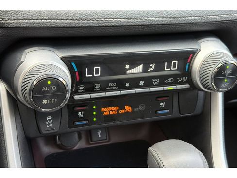 Used 2021 Toyota RAV4 Limited AWD/4WD image 21