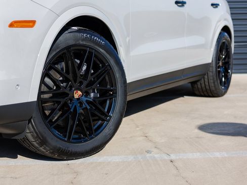 Certified 2026 Porsche Cayenne Coupe AWD/4WD image 12