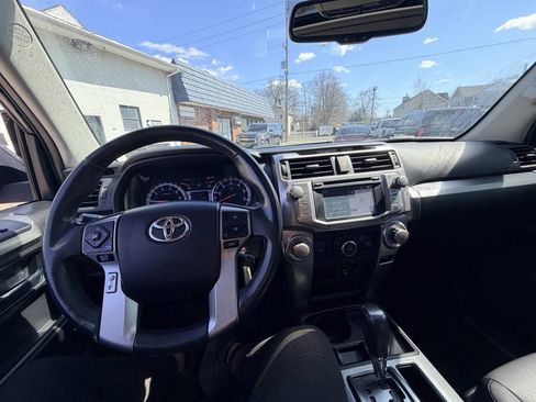 Used 2016 Toyota 4Runner SR5 Premium RWD image 17