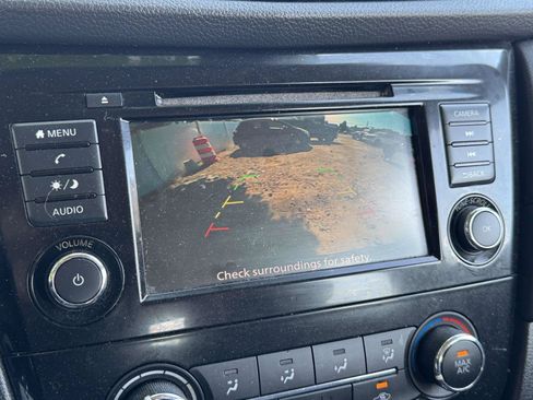 Used 2020 Nissan Rogue S FWD image 23