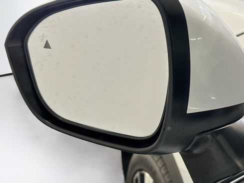 Used 2025 Mitsubishi Outlander SEL AWD/4WD image 16