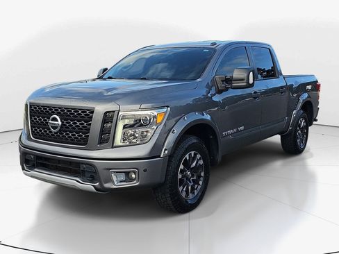 Used 2018 Nissan Titan PRO-4X w/ Pro-4x Convenience Package AWD/4WD image 8