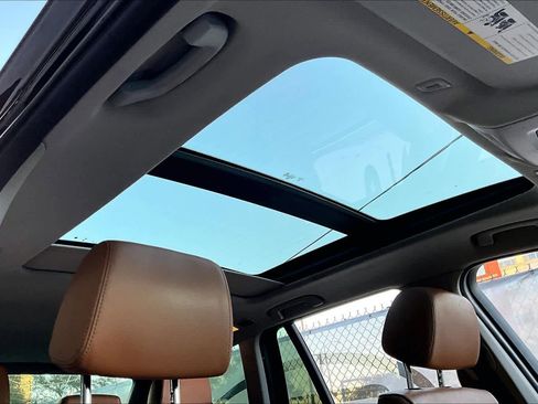 Used 2017 BMW X3 xDrive28i image 13