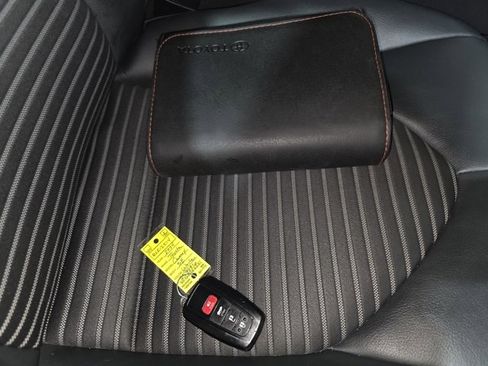 Used 2024 Toyota Camry SE image 9