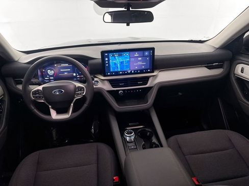 Used 2025 Ford Explorer Active AWD/4WD image 22
