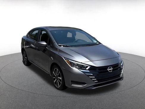 Used 2025 Nissan Versa SV FWD image 3