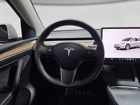 Used 2023 Tesla Model Y Long Range AWD/4WD image 7