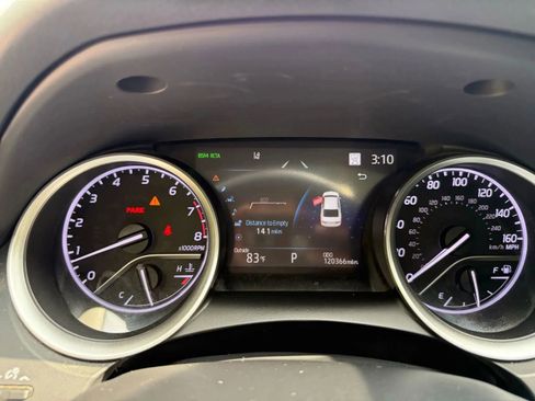 Used 2021 Toyota Camry XLE image 33