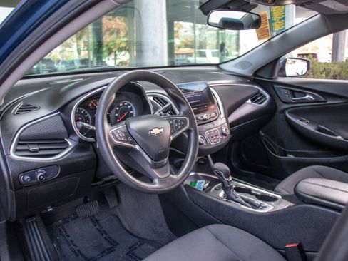 Used 2024 Chevrolet Malibu LT image 11