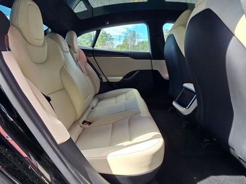 Used 2022 Tesla Model S AWD/4WD image 23