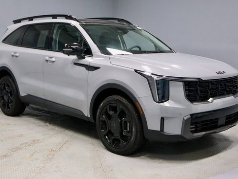 Used 2025 Kia Sorento SX image 1