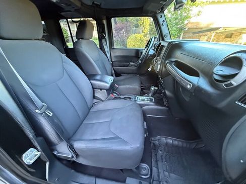 Used 2015 Jeep Wrangler Unlimited Sport AWD/4WD image 14