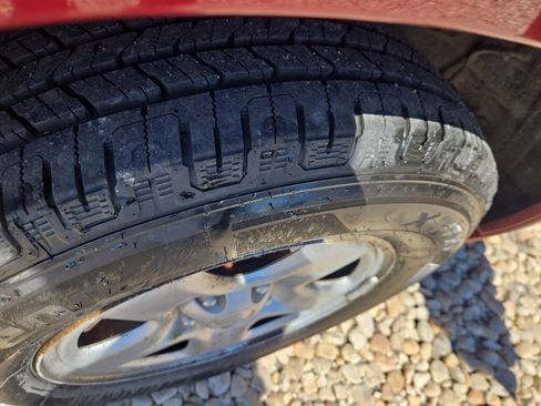 Used 2005 Toyota RAV4 4WD image 25