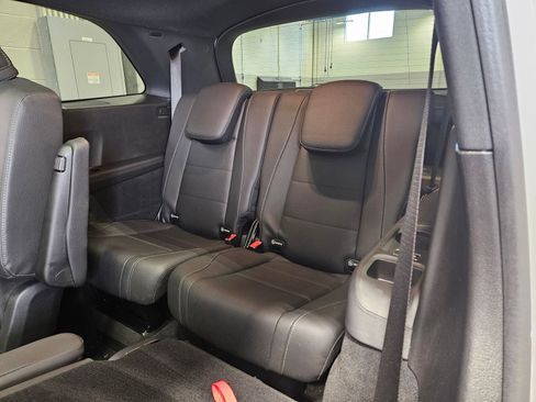 Used 2025 Mercedes-Benz GLS 450 4MATIC image 14