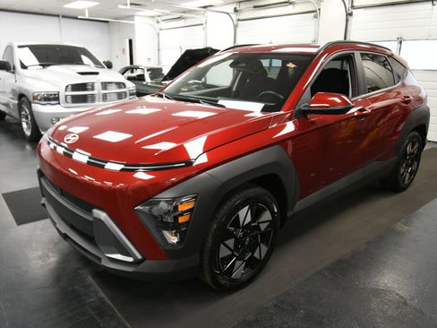Used 2025 Hyundai Kona SEL FWD image 4
