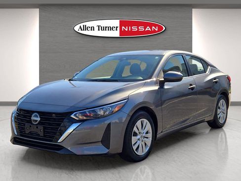 Used 2024 Nissan Sentra S image 3
