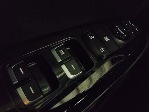 Used 2021 Kia Sportage S w/ S FWD Premium Package image 27