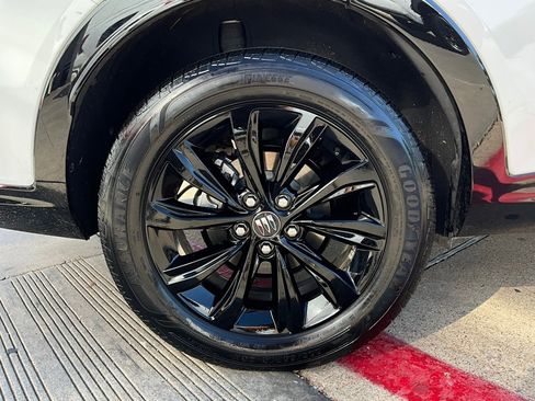 Used 2025 Buick Envista Sport Touring image 9