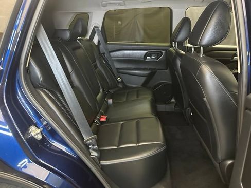 Used 2025 Nissan Rogue SL w/ Tech Package AWD/4WD image 18