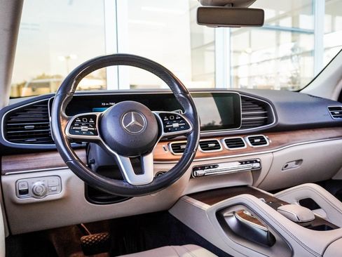 Used 2020 Mercedes-Benz GLE 350 w/ Premium Package image 5