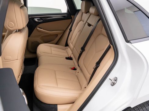 New 2026 Porsche Macan image 16