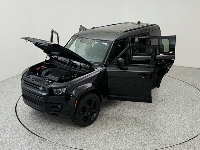 New 2026 Land Rover Defender 110 X-Dynamic SE AWD/4WD image 37