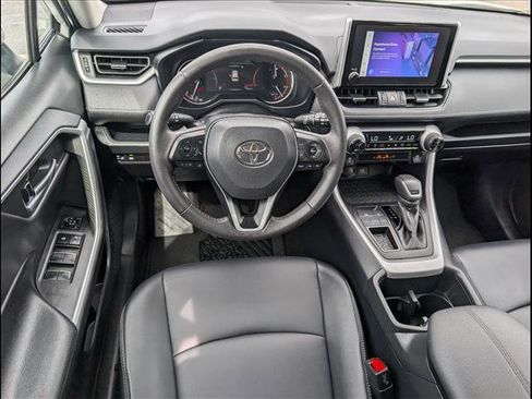 Used 2025 Toyota RAV4 XLE Premium FWD image 8