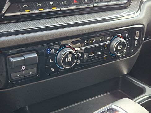 Used 2024 Chevrolet Silverado 1500 ZR2 w/ Technology Package image 27