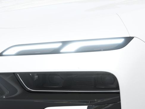 New 2026 BMW 750e xDrive w/ Premium Package AWD/4WD image 6