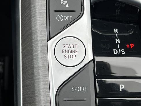 New 2026 BMW 330i Sedan w/ M Sport Package image 11