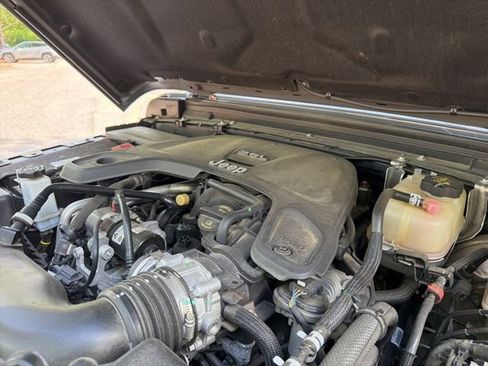 Used 2021 Jeep Wrangler Sport AWD/4WD image 25