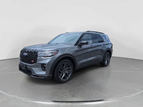 Used 2025 Ford Explorer ST AWD/4WD image 4