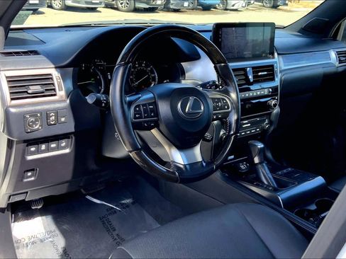 Used 2023 Lexus GX 460 Premium w/ Premium Package image 18