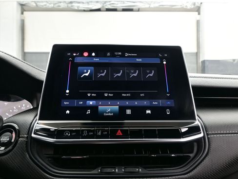 Used 2024 Jeep Compass Latitude w/ Convenience Group image 19