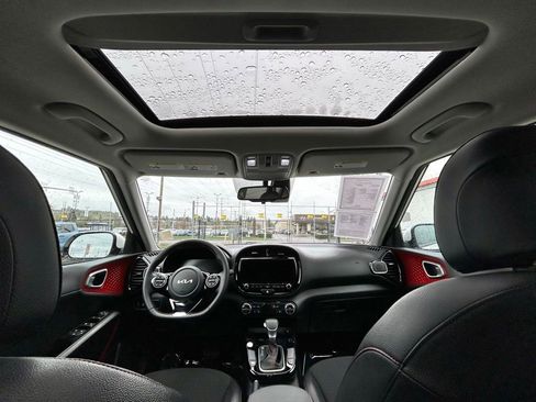 Used 2023 Kia Soul GT-Line FWD image 19